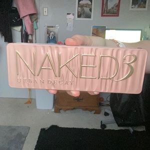 URBAN DECAY NAKED 3 EYESHADOW PALLETE